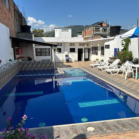 Hospedaje Carmelita Tocaima Bagian luar foto